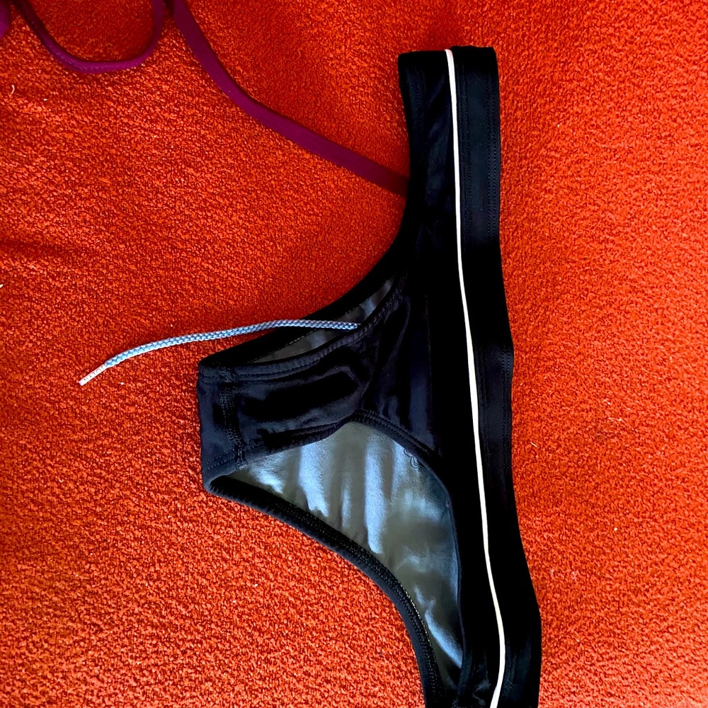 Jolyn Black Bottons